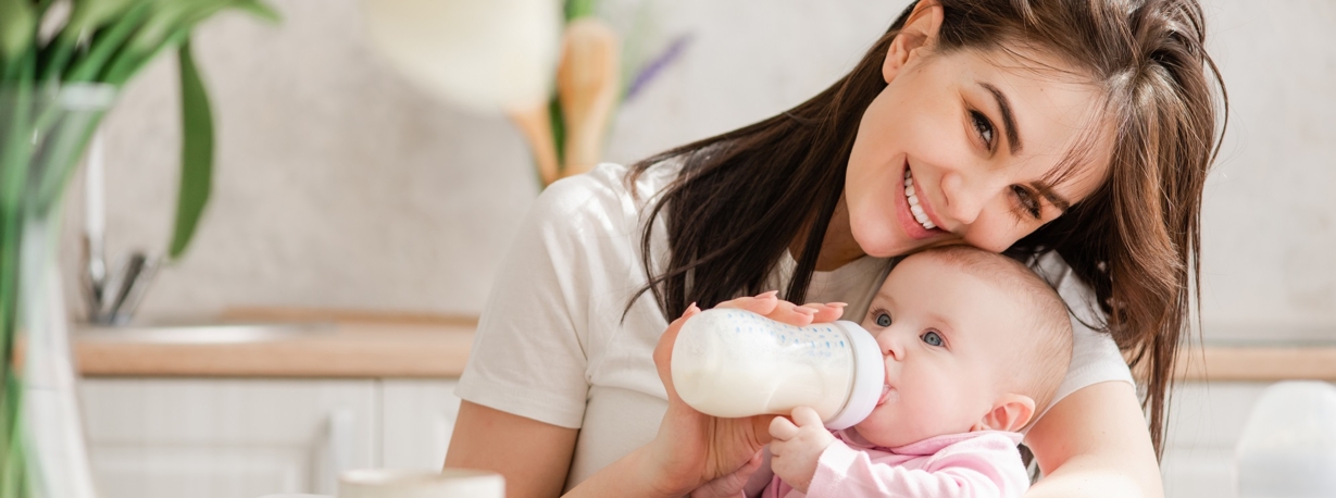 introducing bottle to breastfed baby